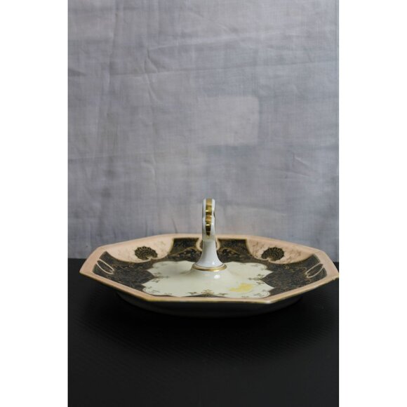 Beautiful Dish With Unique Colors And Deigns With Handle - Picture 4 of 9